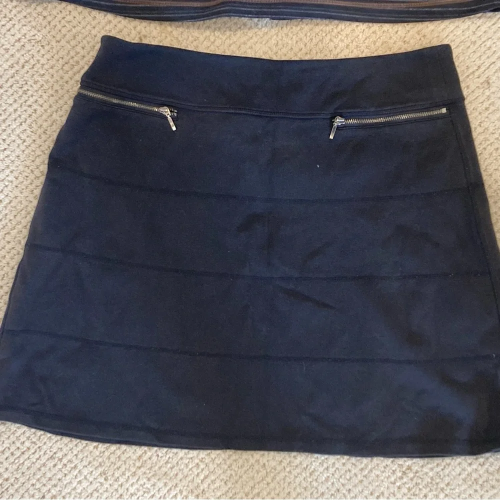 Athleta Striped Athletic Skirt Set in Navy and Gray and 1 Skirt in Black, XL - Picture 3 of 6